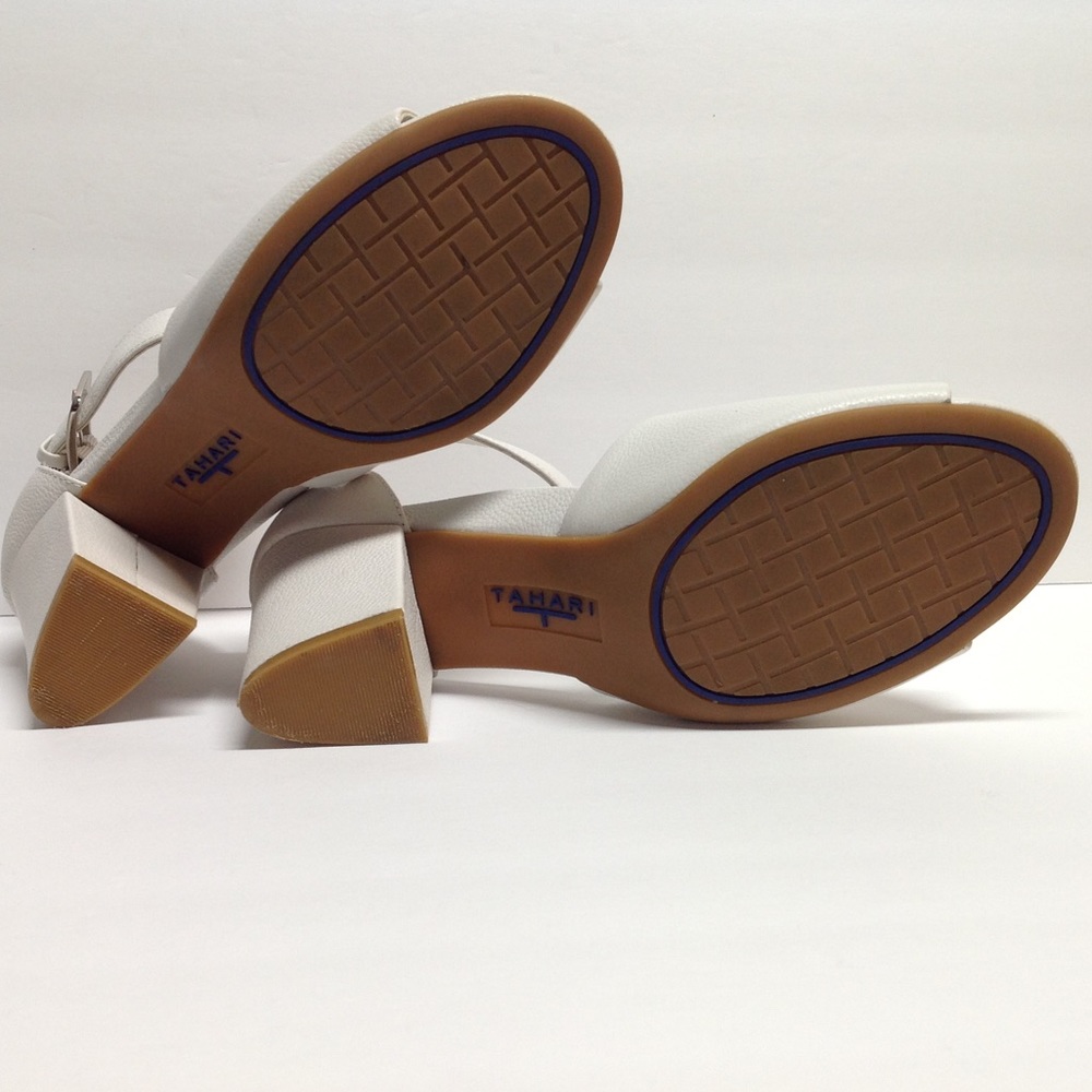 T Tahari Piper Sandal. Size 9M White - Picture 7 of 8